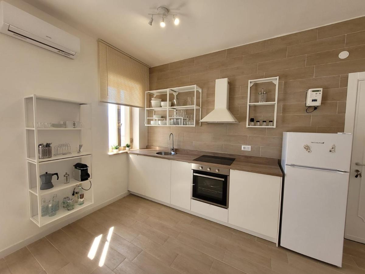 Appartamento Eleni 50M Spiaggia & Shopping Lido Marini Exterior photo
