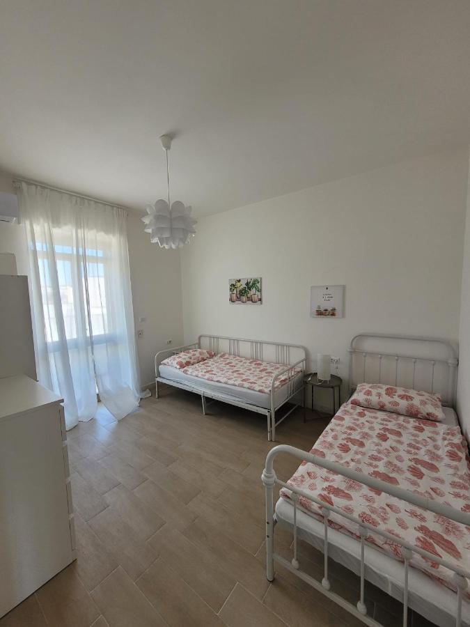 Appartamento Eleni 50M Spiaggia & Shopping Lido Marini Exterior photo